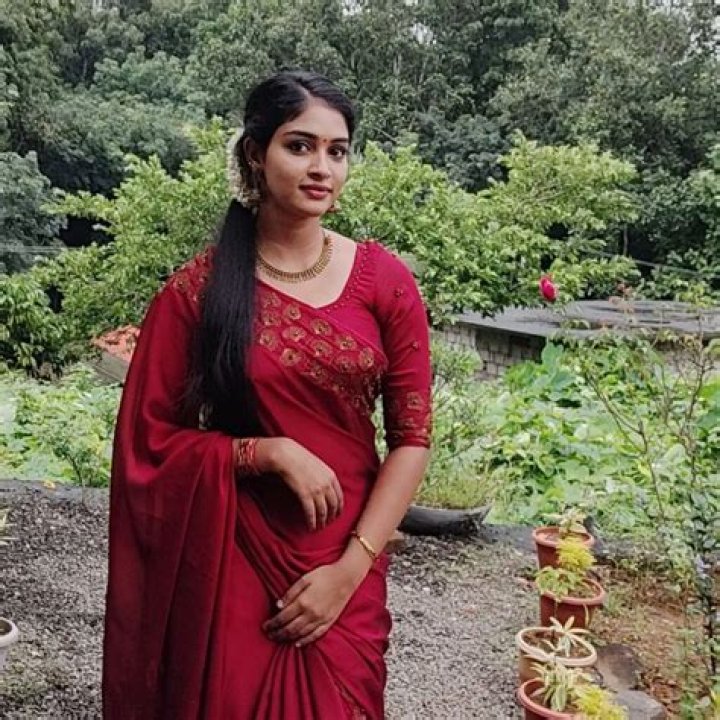 Shamin Abas Wiki, Biography , Age, Height, Net Worth, Husband, Family