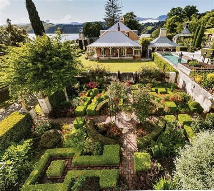 Sir Miles Warren Architectural Achievements, Awards, Garden, Autobiography, Net Worth