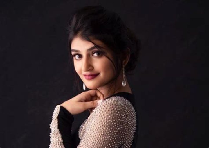 Sreeleela Height, Weight, Net Worth, Age, Birthday, Wikipedia, Who, Nationality, Biography