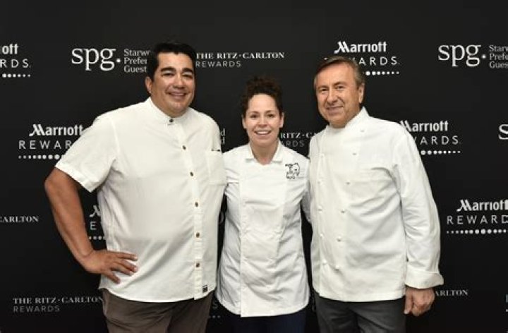 Stephanie Izard Bio, Wiki, Age, Height, Family, Husband, Kids, Chef and Net Worth