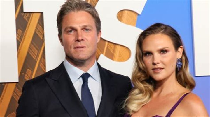 Stephen Amell – Bio, Wife, Family, Net Worth