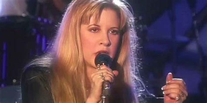 Stevie Nicks’s
I Sing For The Things Lyrics