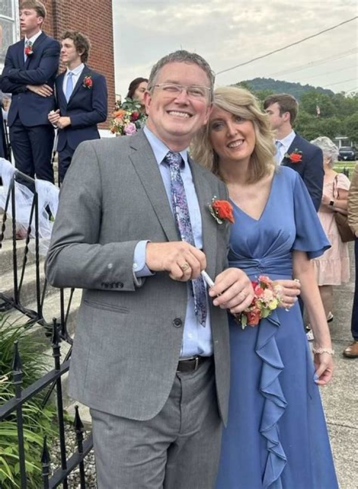 Thomas Massie Bio, Age, Education, Wife, KY, Congressman, Salary, and Net Worth