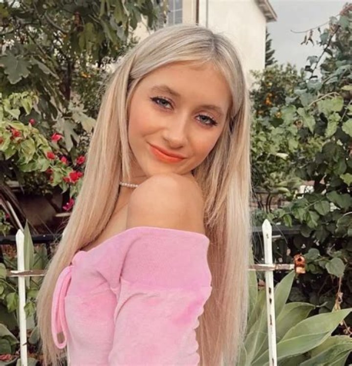 TikTok: Elliana Walmsley Is Too Young To Date A Biography, Boyfriend: Height, Age and Birthday