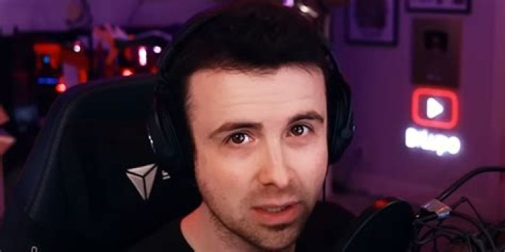 Twitch star Knut: Age and Wikipedia