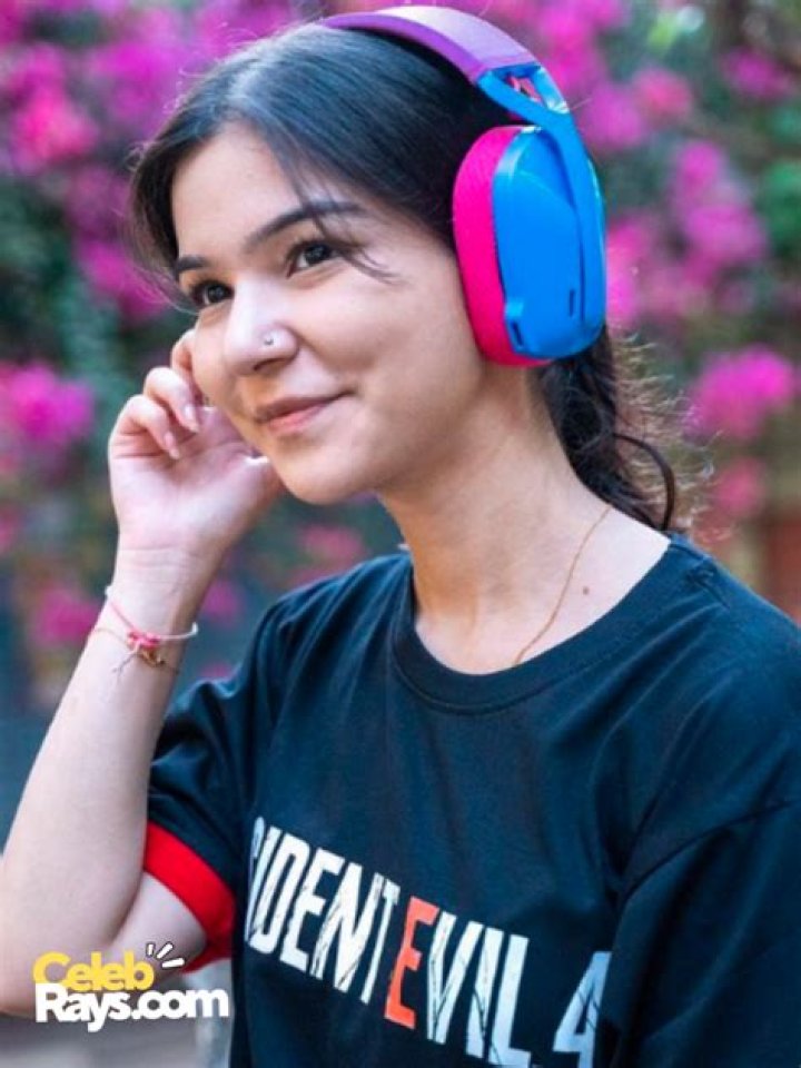 What Is Wadzee Real Name? Wadzee Wiki Biography Age, Girlfriend Merch Net Worth