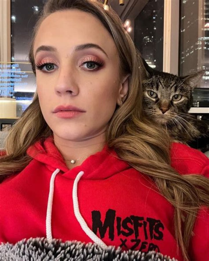 What nationality is Kat Timpf? What did Kat Timpf say about her necklace? Where did Kat Timpf go to college?