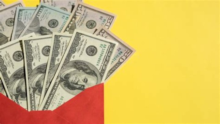 What You Should Know About American Actress Sarah Shahi Weight Loss Journey