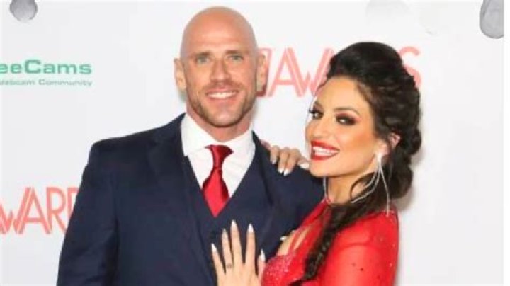 Who Is Alex Marinelli Wife? Everything To Know About The Wrestler