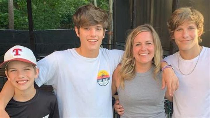 Who Is Chris Collins Tomball Tx Wife Misty? Community Holds Vigil For Mourning Family