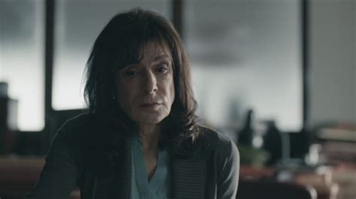 Who is Jeannie Berlin’s mother? Who is Sid in succession?