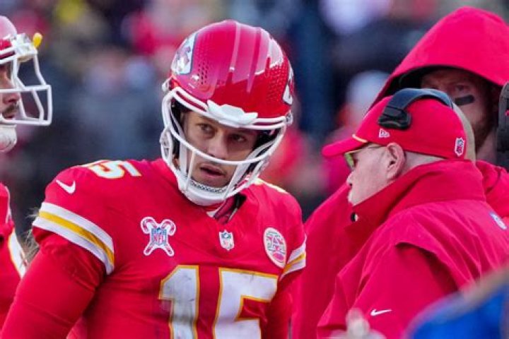 Who Is Len Dawson’s Wife, Linda Louise? Hall of Fame Kansas City Chiefs QB Dies At 87