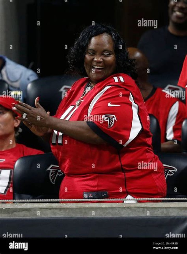 Who Is Queen Marvin? Everything To Know About Julio Jones Mother