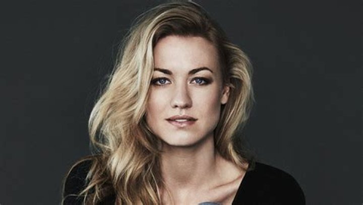 Yvonne Strahovski Biography, Age, Family, Education, Career