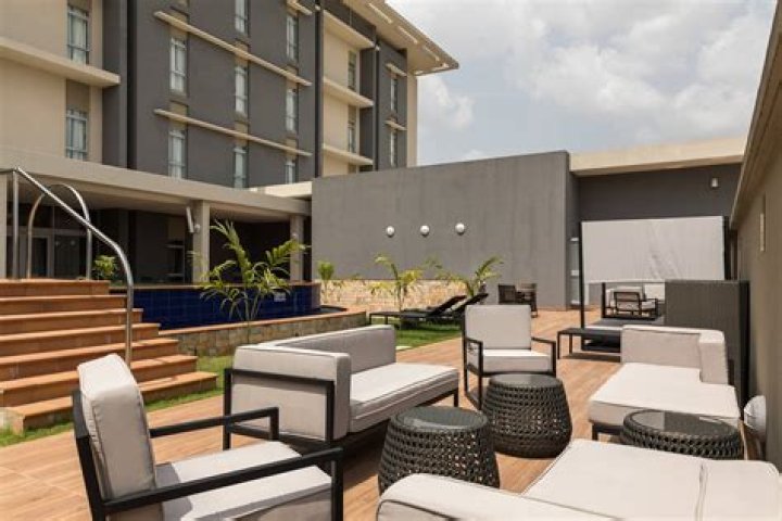 Zirconia Hotel, Owerri